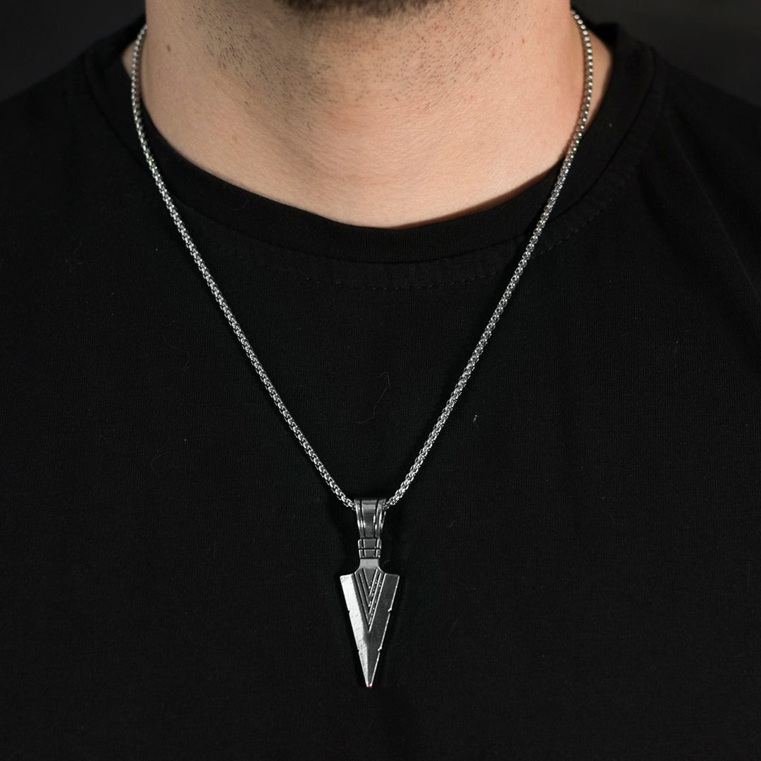 Lion Fang Pendant (Silver)